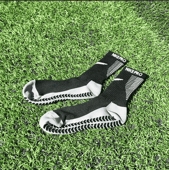 Top Branded Grip Socks Anti-Slip Technology Sports Socks Wholesale